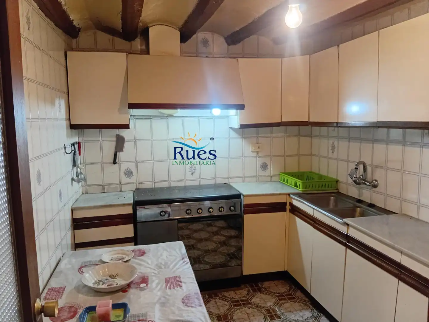 Cuina de Casa o xalet en venda en Tírig amb Calefacció, Terrassa i Moblat