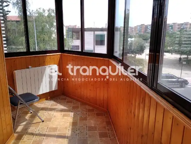 Wohnung zur Miete in Calle LOS PINOS, Prado Santo Domingo - Ensanche