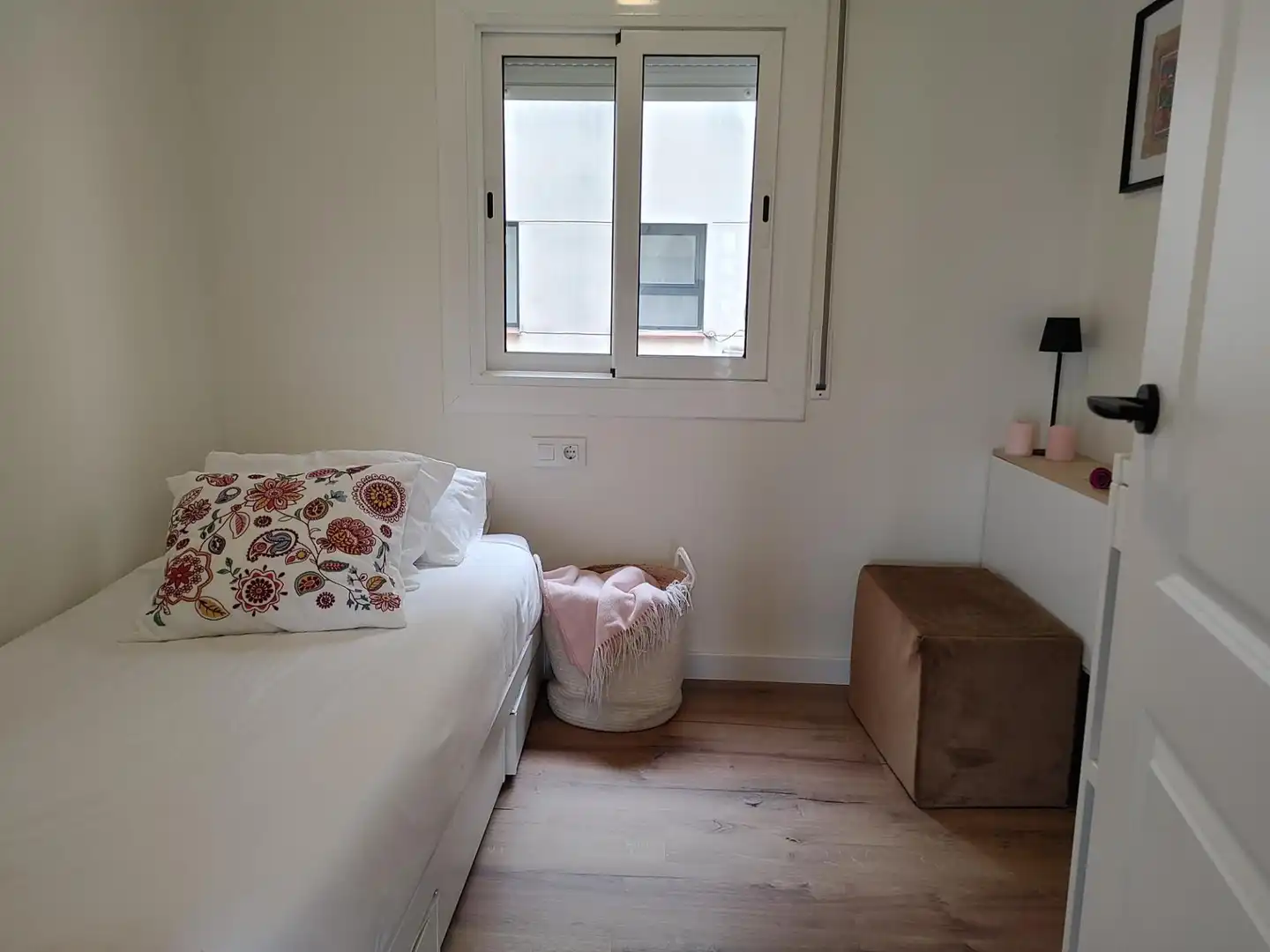 Bedroom of Flat for sale in L'Hospitalet de Llobregat  with Heating, Terrace and Balcony