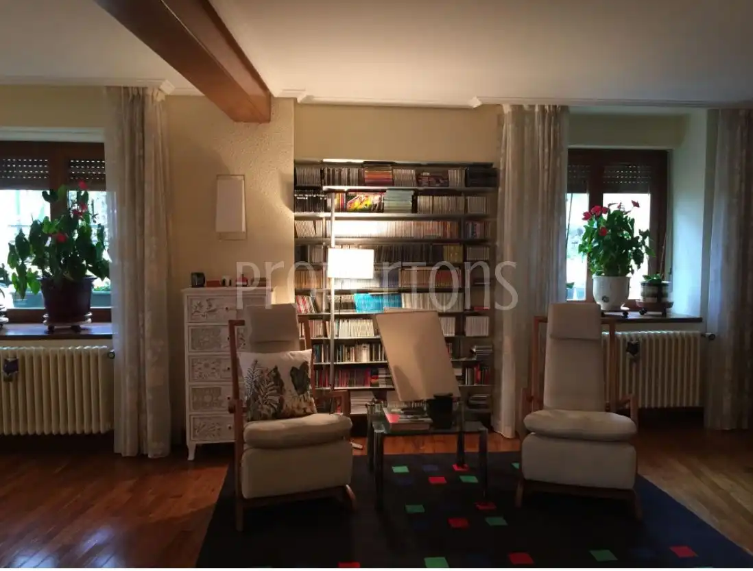 Sala d'estar de Casa adosada en venda en Vitoria - Gasteiz