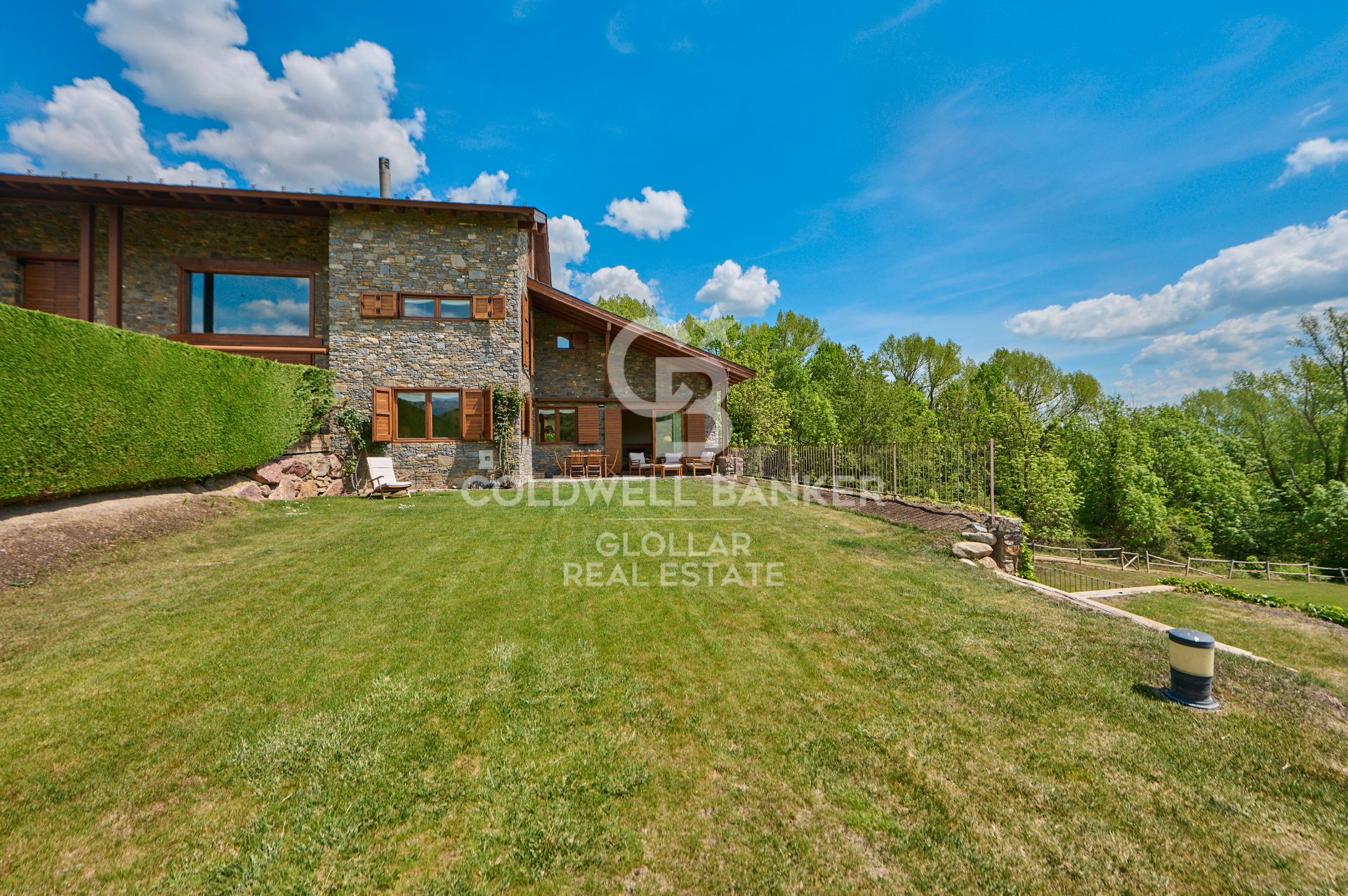 Garden of Single-family semi-detached for sale in Isòvol  with Heating, Private garden and Parquet flooring