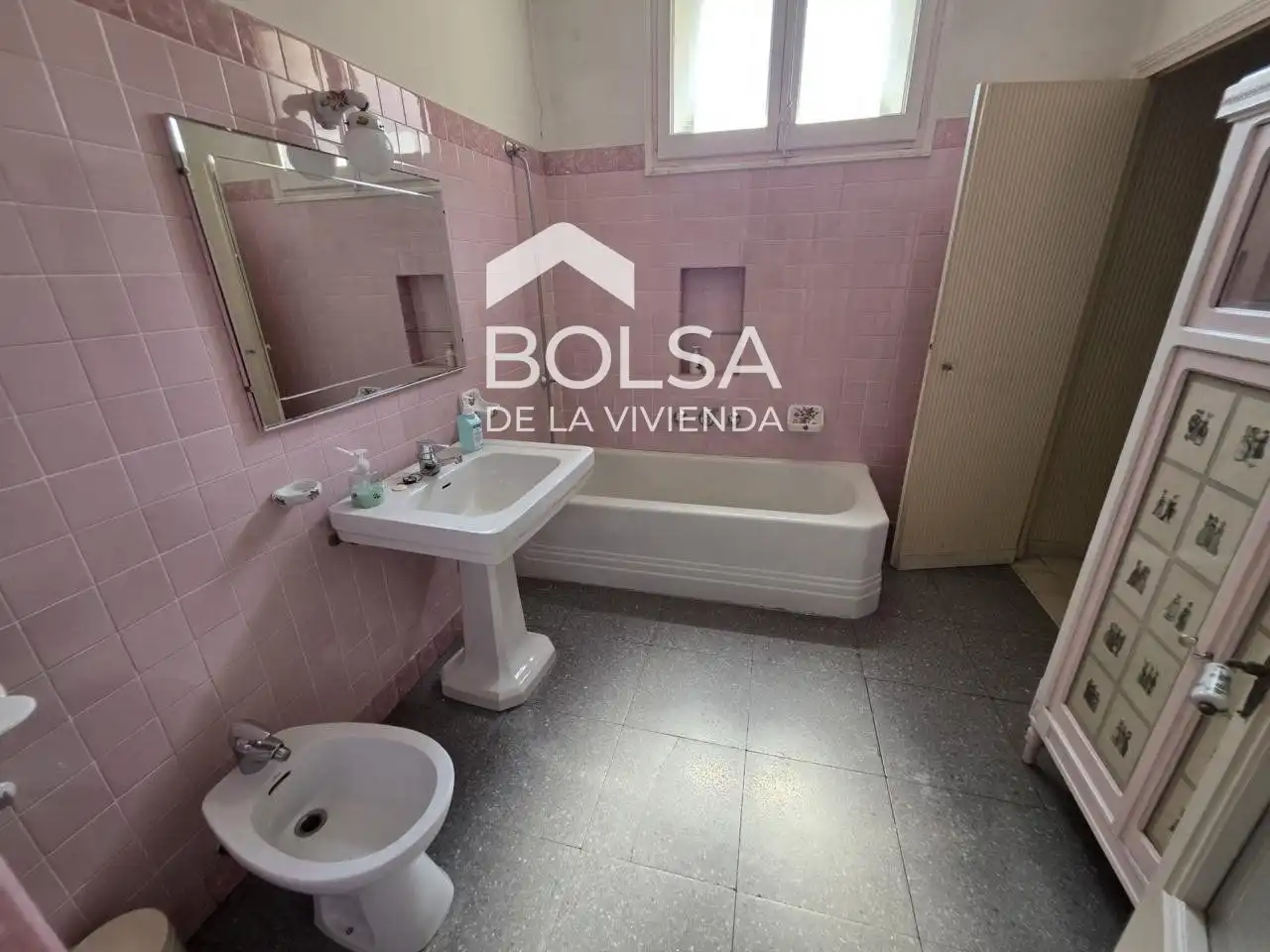 Bany de Edifici en venda en Manresa
