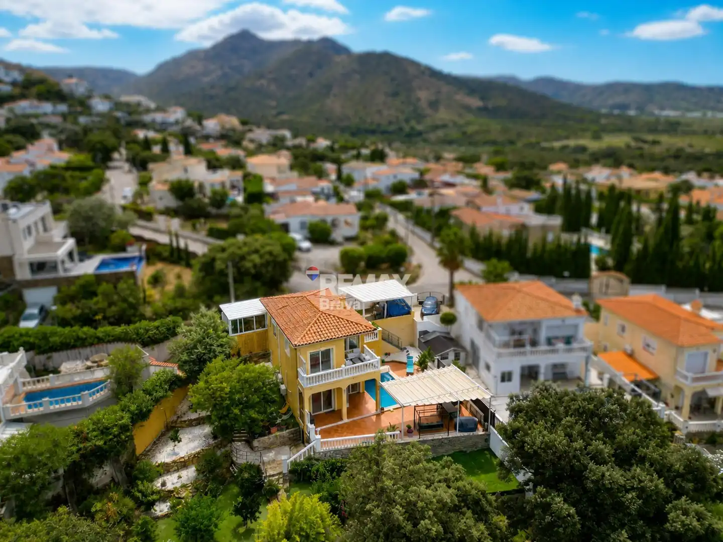 Exterior view of Houses for sale in Roses  with Air Conditioner, Heating and Private garden