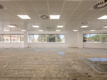 Oficina amb ascensor de lloguer a Almeda - El Corte Inglés