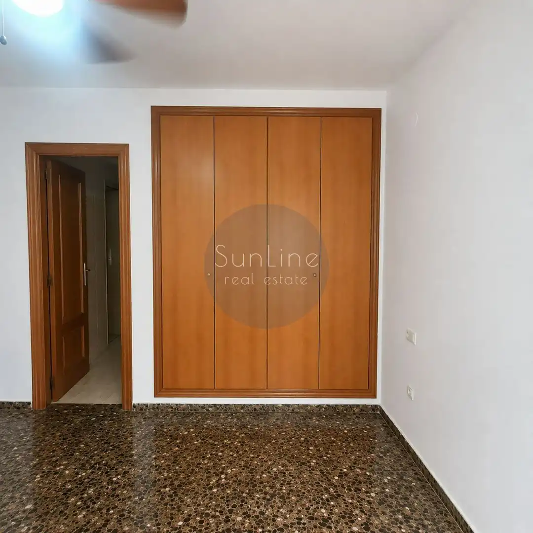 Schlafzimmer von Wohnung zur Miete in Valencia mit Klimaanlage, Terrasse und Möbliert
