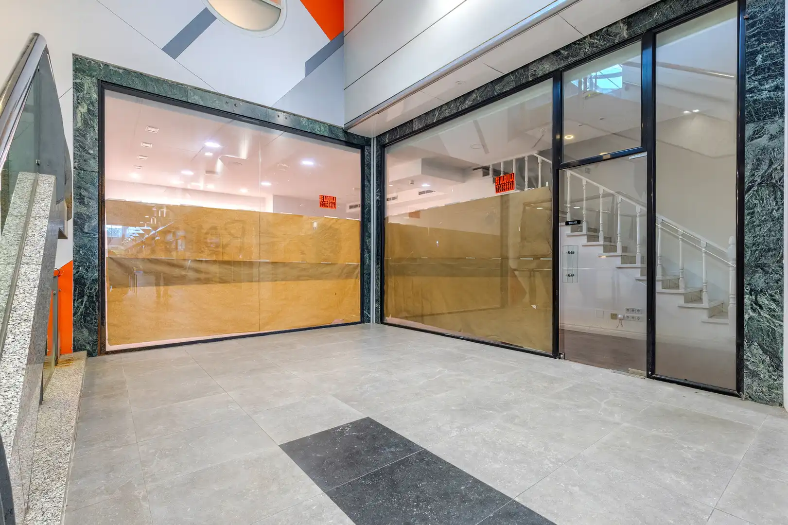 Commercial properties for sale in Fuenlabrada  with Air Conditioner, Parquet flooring and Alarm