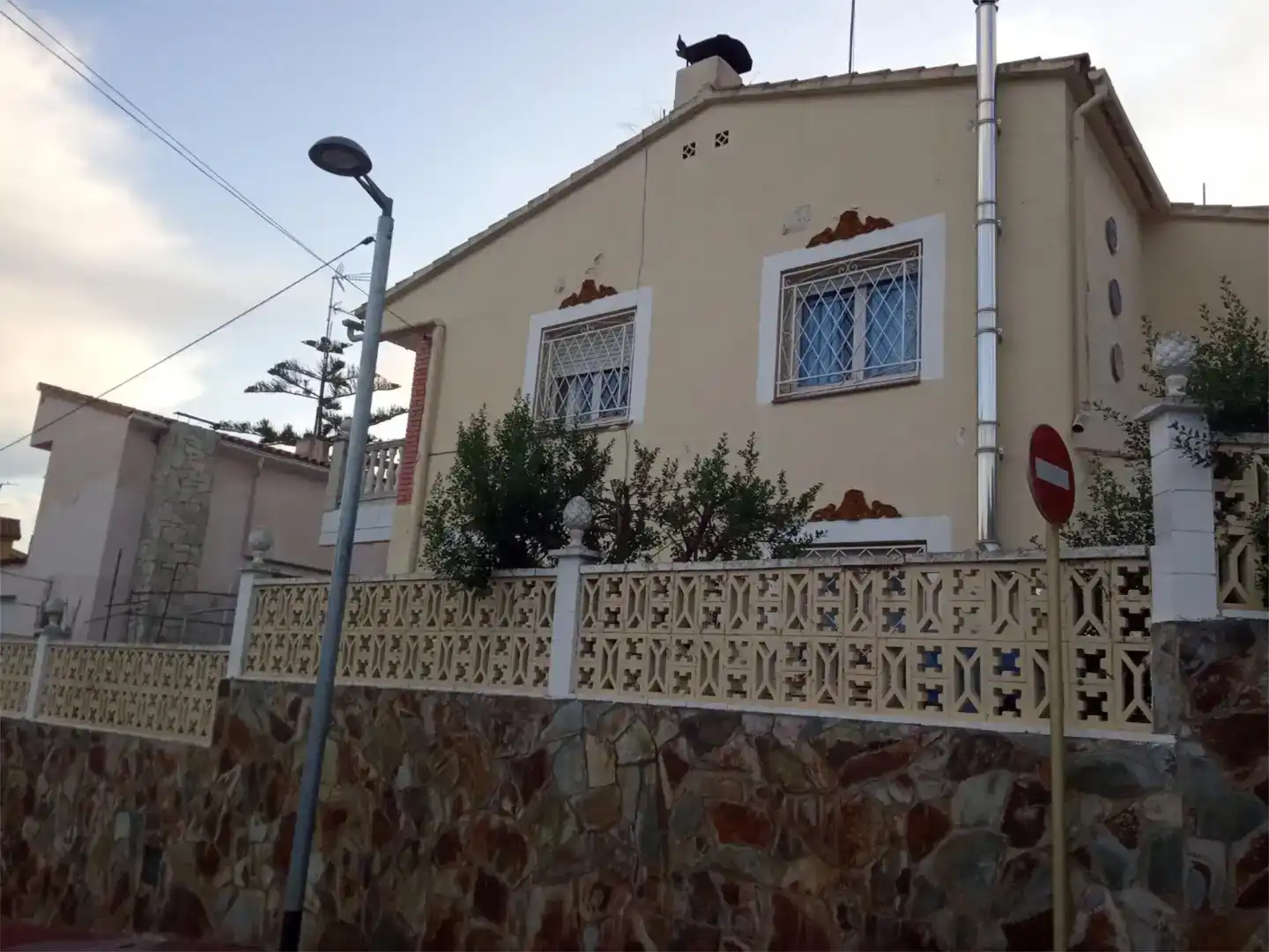 Vista exterior de Piso para compartir en Pineda de Mar con Jardín privado, Trastero y Lavadora