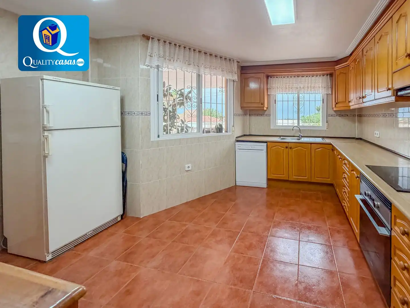 Kitchen of Houses for sale in Mutxamel  with Air Conditioner, Heating and Terrace