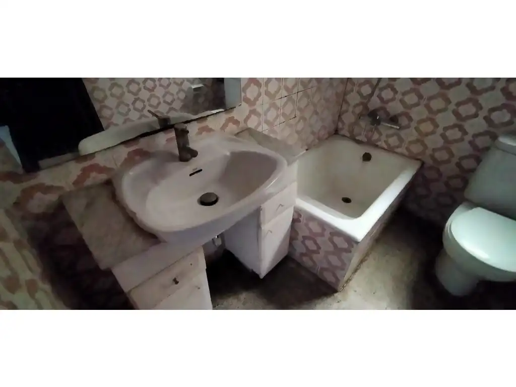 Bathroom of Flat for sale in Girona