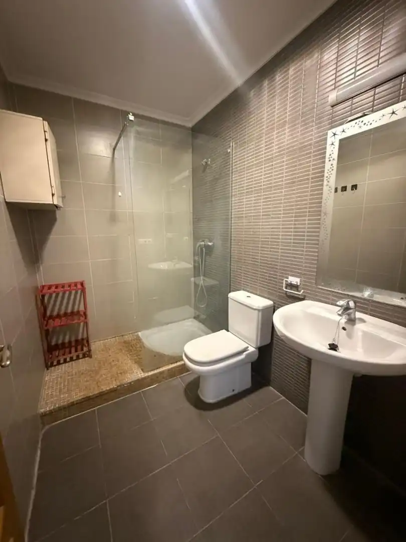 Baño de Ático en venta en Alzira con Terraza y Alarma