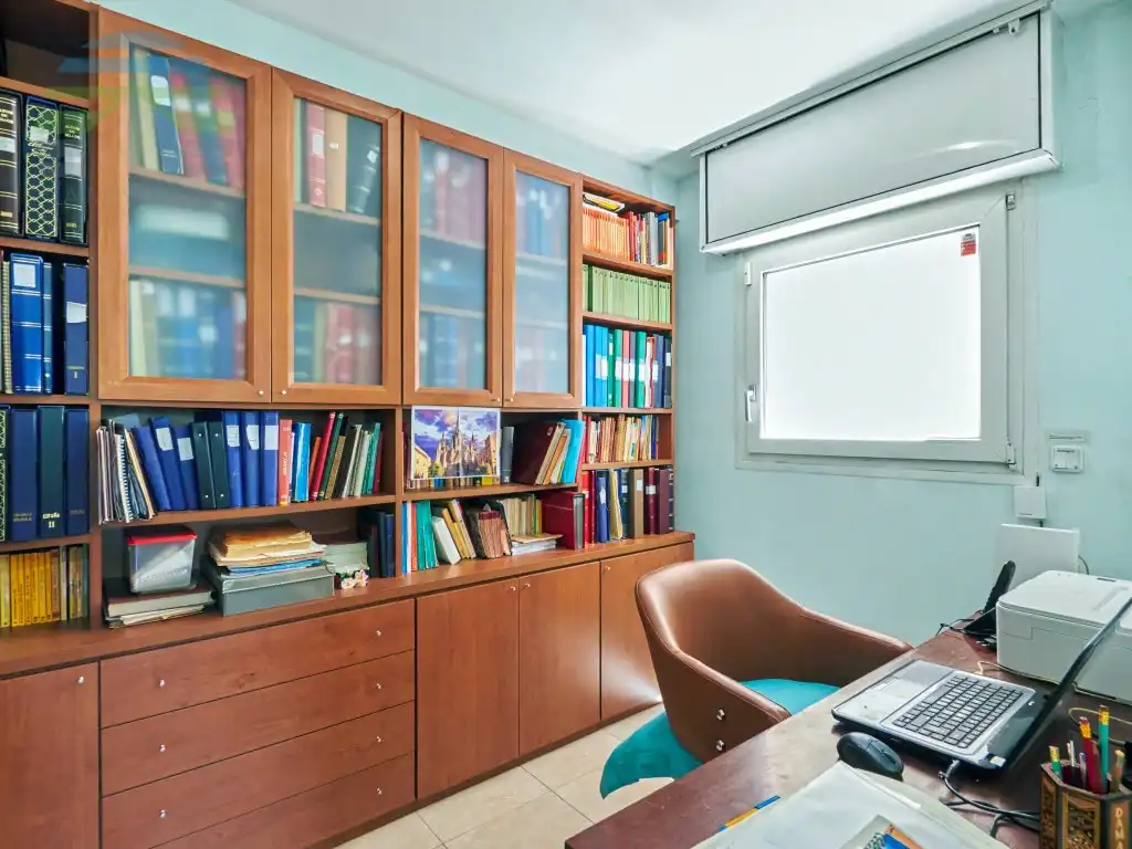 Flat for sale in Barcelona  with Balcony