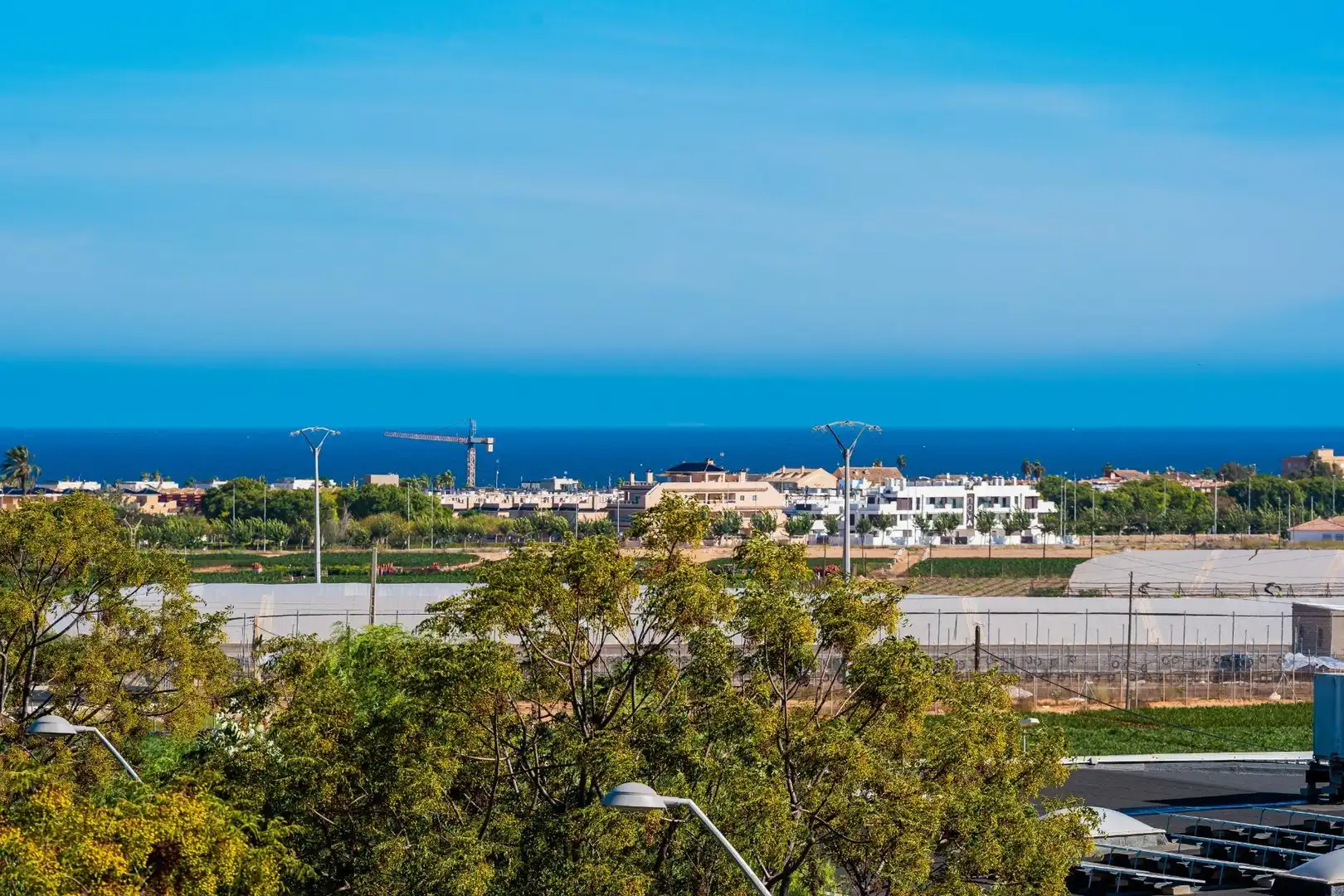Vista exterior de Àtic en venda en Pilar de la Horadada amb Piscina comunitària