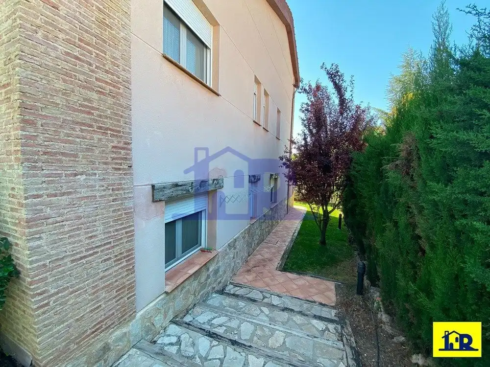 Exterior view of Houses for sale in Arcas del Villar  with Terrace, Storage room and Swimming Pool