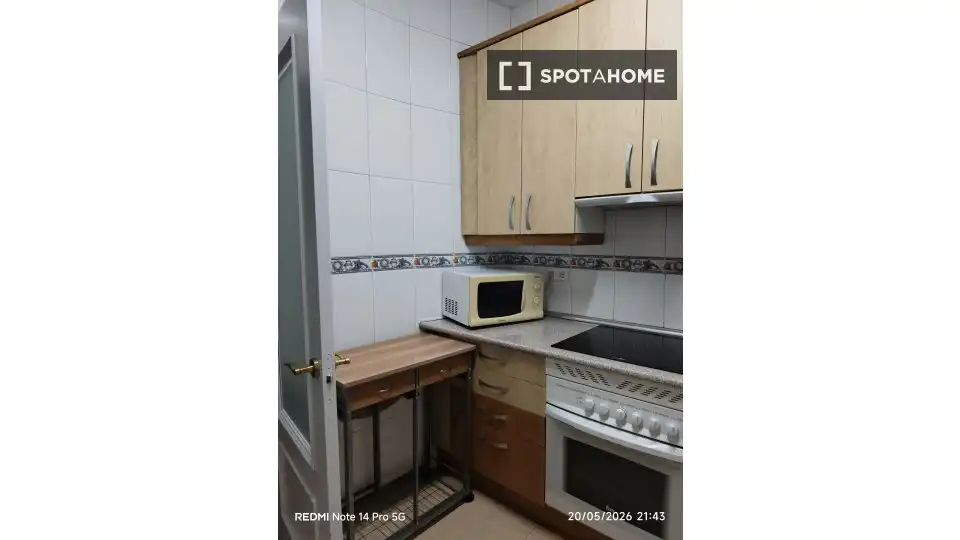 Cocina de Apartamento para compartir en Madrid con Aire acondicionado, Terraza y Amueblado