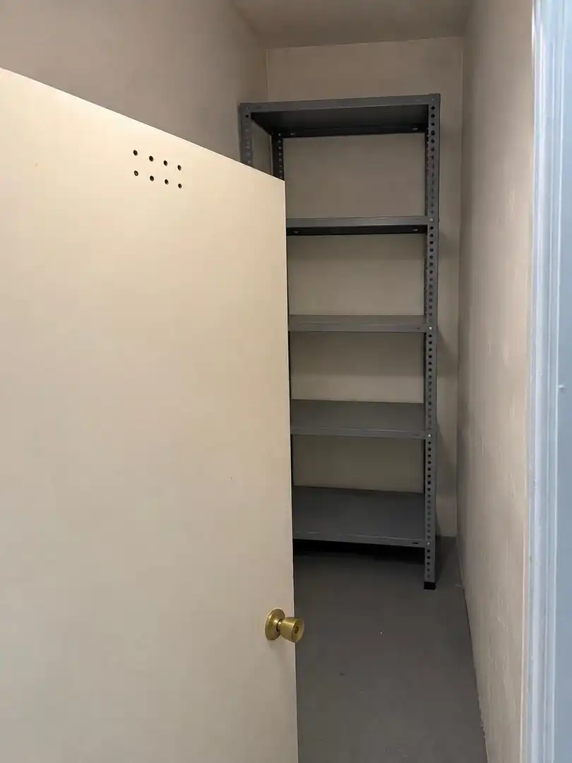Wohnung zum Verkauf in Madrid mit Heizung, Abstellraum und Gemeinschaftspool