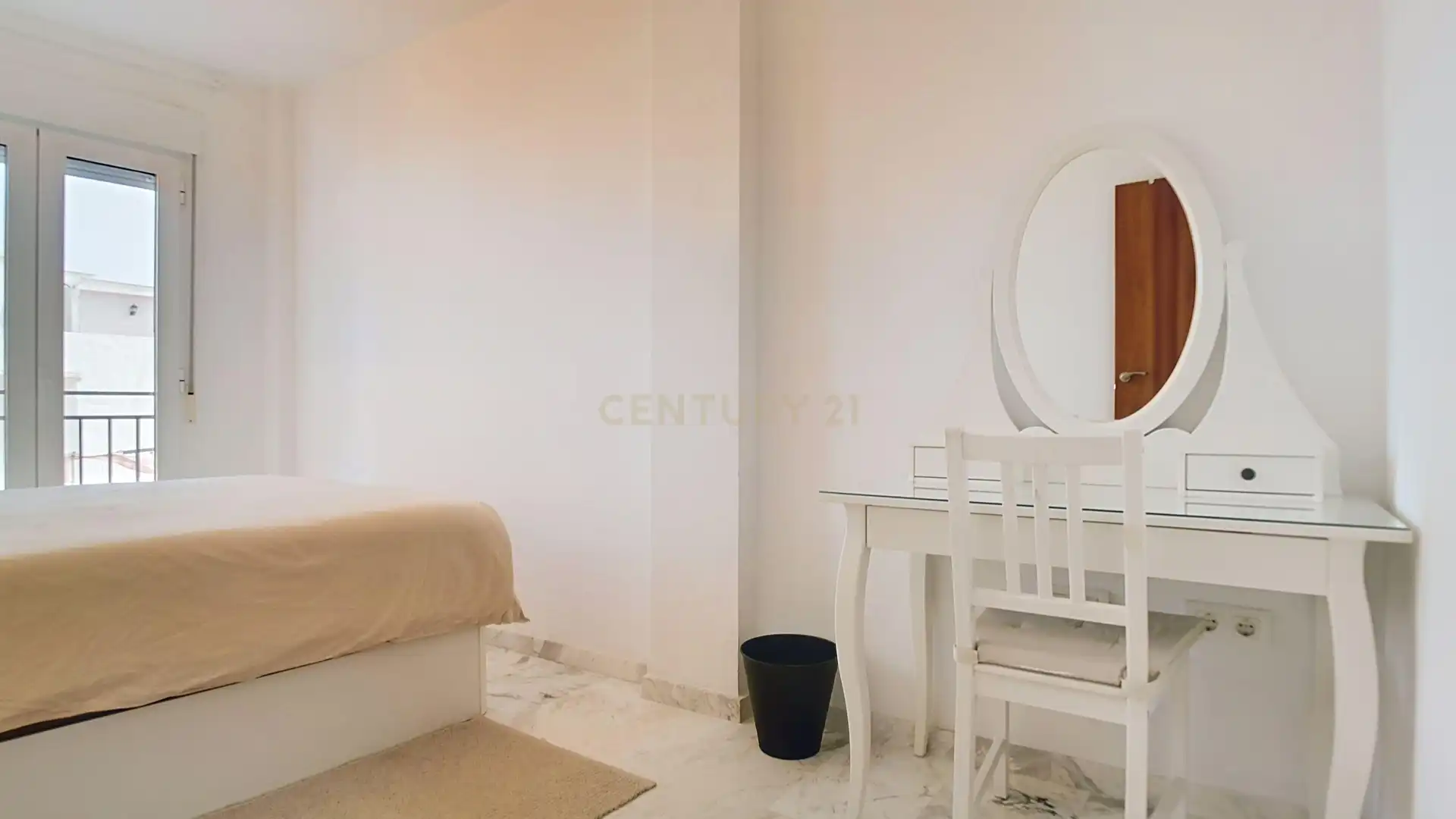 Schlafzimmer von Wohnungen zur Miete in Mijas mit Klimaanlage, Ofen und Waschmaschine