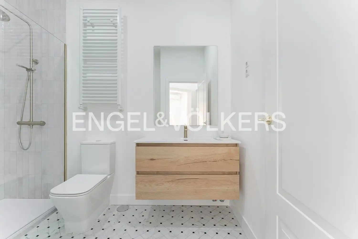 Baño de Piso en venta en Madrid con Aire acondicionado, Calefacción y Parquet