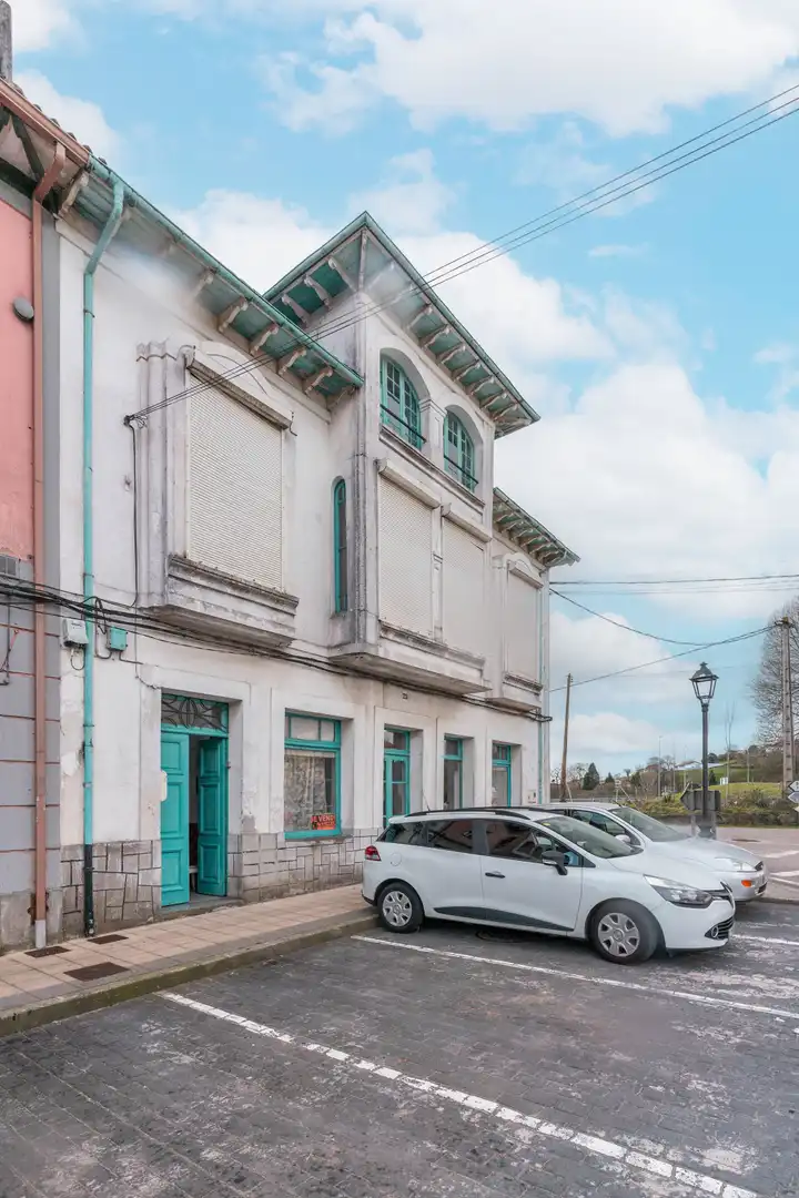 Vista exterior de Casa adosada en venta en Salas con Parquet, Terraza y Trastero