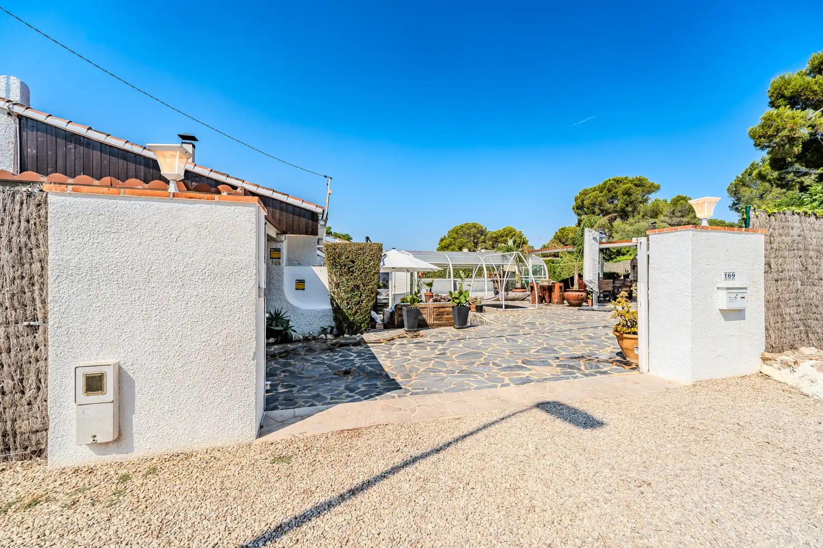 Vista exterior de Casa o xalet en venda en L'Ametlla de Mar  amb Aire condicionat, Calefacció i Jardí privat