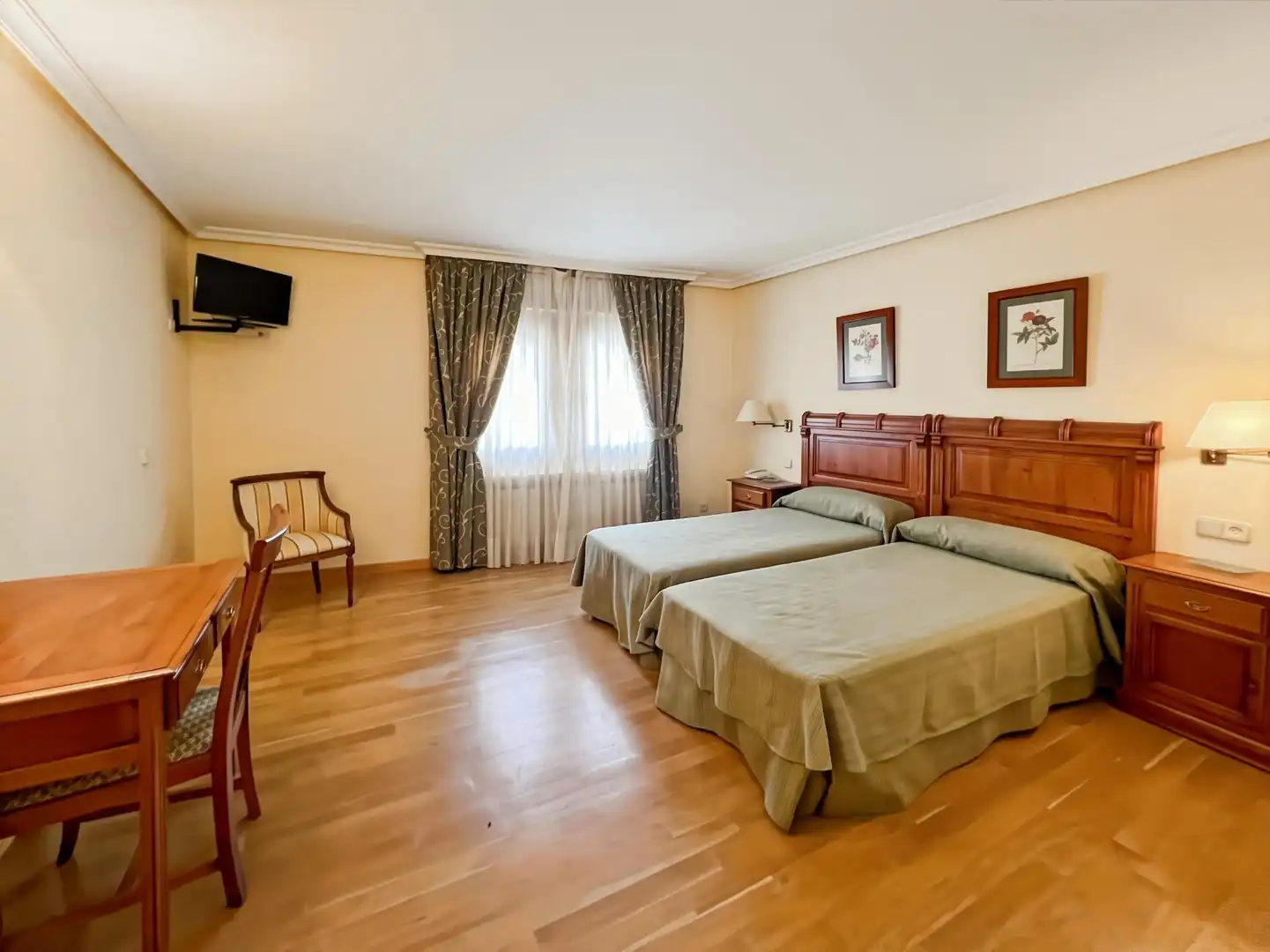 Bedroom of Country homes for sale in Buitrago del Lozoya  with Air Conditioner and Alarm