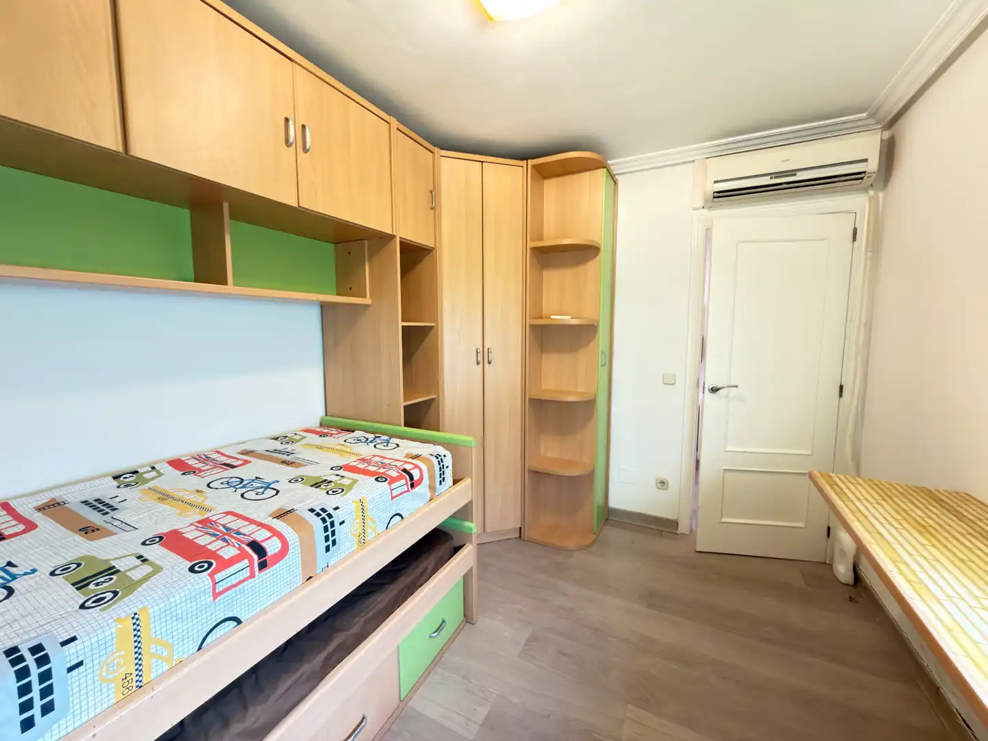 Habitación de Piso en venta en Úbeda con Aire acondicionado, Calefacción y Parquet