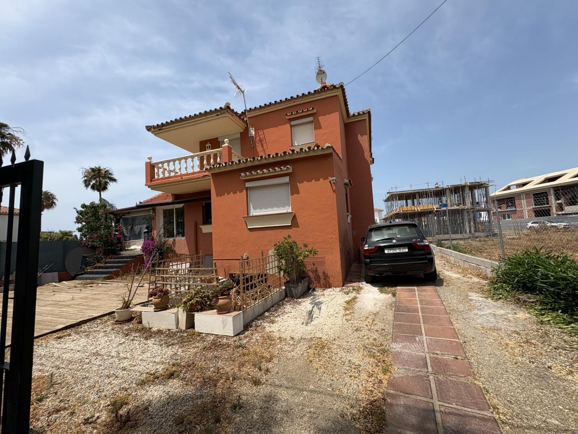 Vista exterior de Casa o xalet en venda en Marbella amb Terrassa