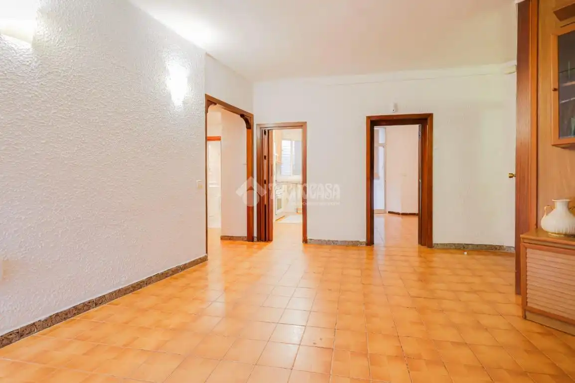 Wohnung zum Verkauf in Barcelona mit Balkon