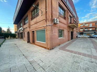 Business premises for sale in Calle Sigüenza