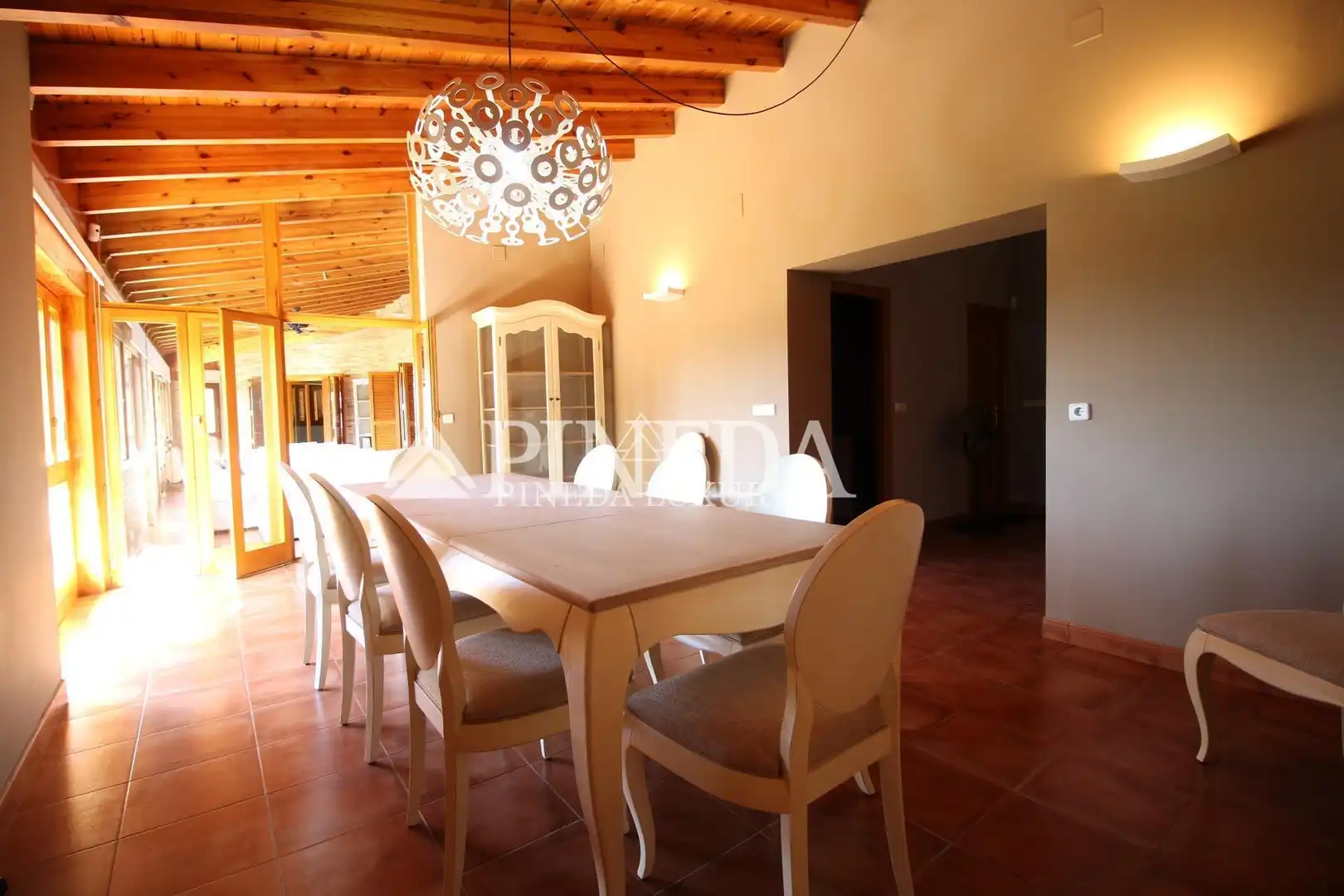 Menjador de Casa o xalet en venda en El Puig de Santa Maria amb Aire condicionat, Jardí privat i Terrassa