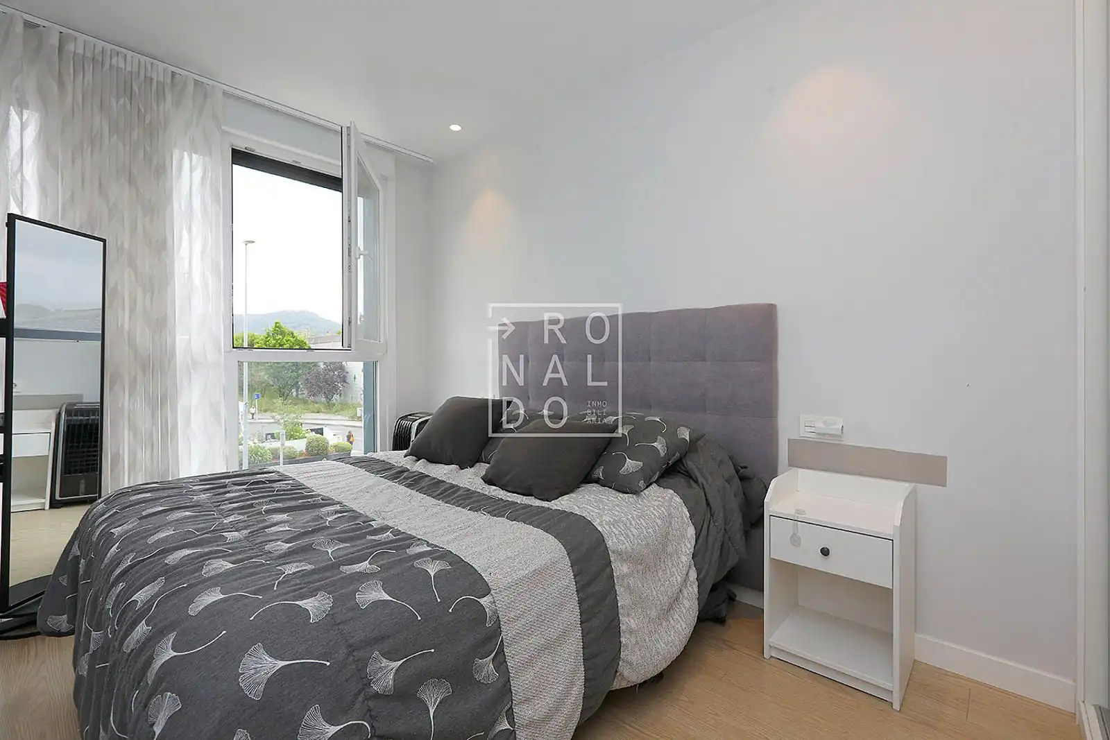Flat for sale in IPARRALDE, Centro - Mendibil - Santiago