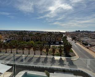 Vista exterior de Àtic en venda en Orihuela amb Jardí privat, Terrassa i Traster