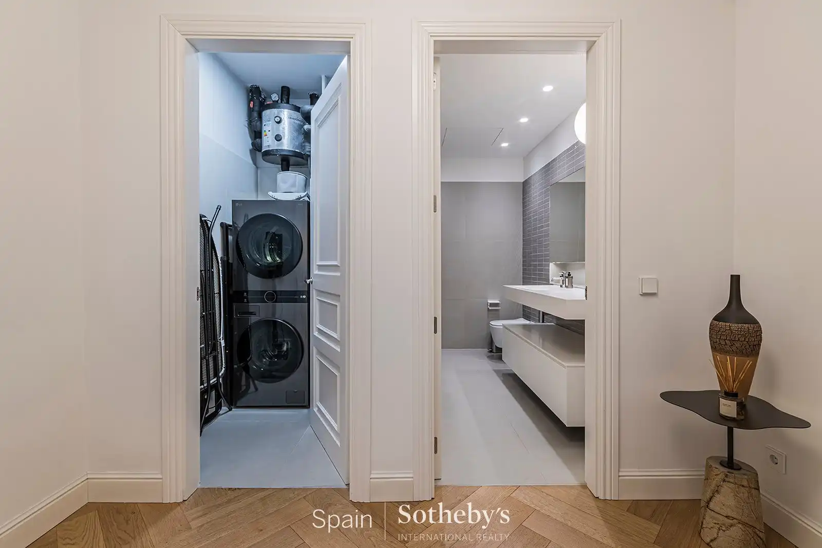 Badezimmer von Wohnungen zum Verkauf in Barcelona mit Klimaanlage, Heizung und Abstellraum