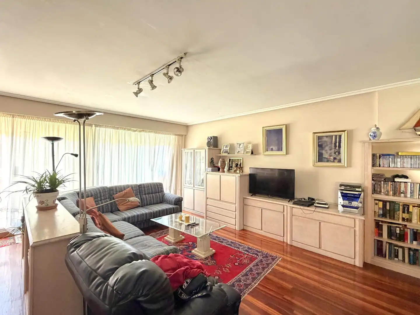 Living room of Detached homes for sale in Lasarte-Oria  with Heating, Private garden and Parquet flooring