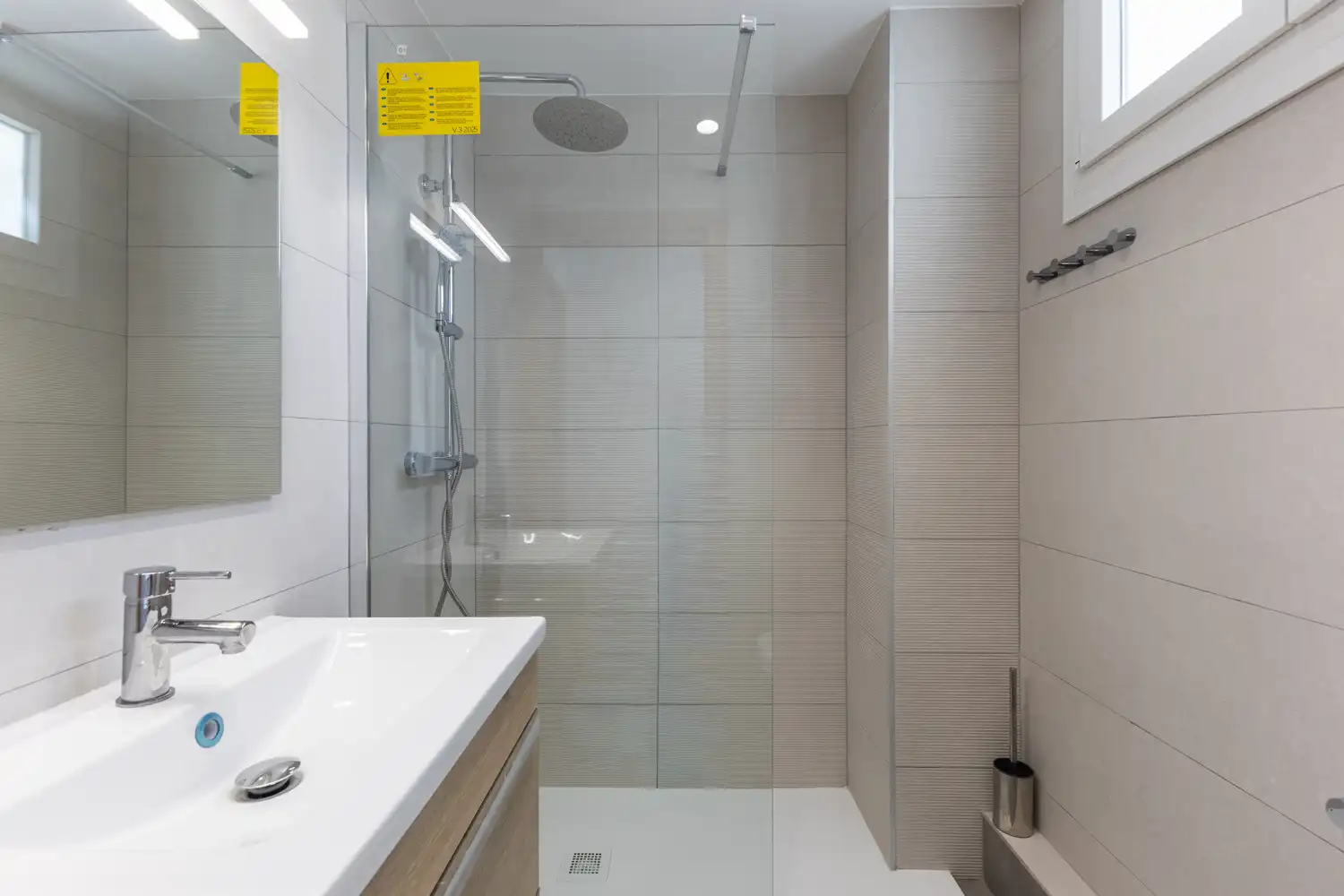 Baño de Ático de alquiler en Valencia con Aire acondicionado, Calefacción y Terraza
