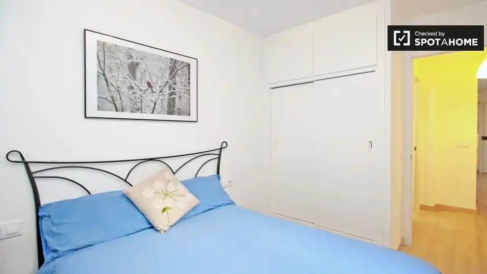 Dormitori de Apartament per a compartir en Barcelona amb Aire condicionat, Calefacció i Terrassa