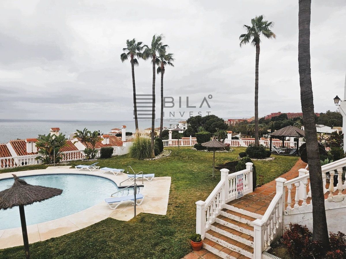 Exterior view of Single-family semi-detached for sale in Benalmádena  with Terrace, Storage room and Swimming Pool