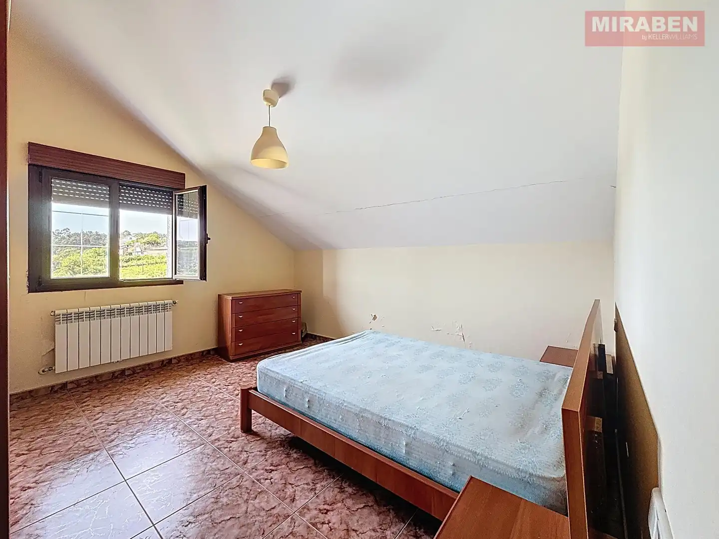 Dormitori de Casa o xalet en venda en Dodro amb Calefacció, Jardí privat i Terrassa