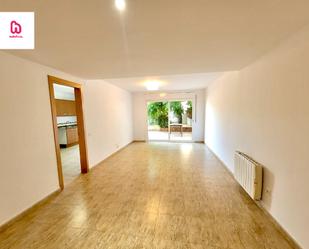 Sala d'estar de Casa adosada en venda en Castellet i la Gornal amb Jardí privat, Terrassa i Traster