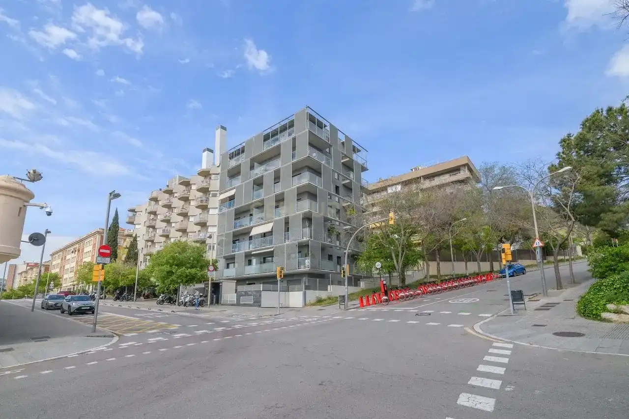 Vista exterior de Planta baja en venta en Barcelona con Aire acondicionado