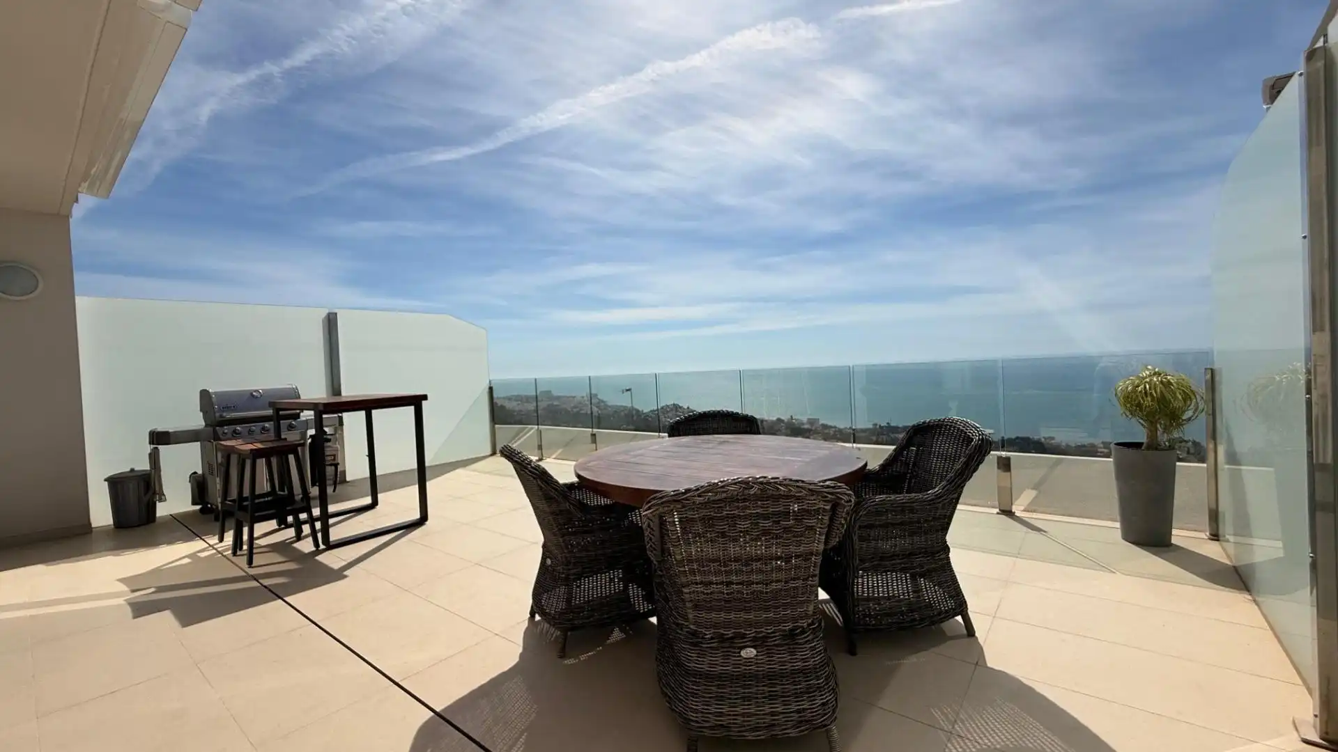 Terrasse von Dachboden zum Verkauf in Benalmádena mit Klimaanlage, Terrasse und Abstellraum