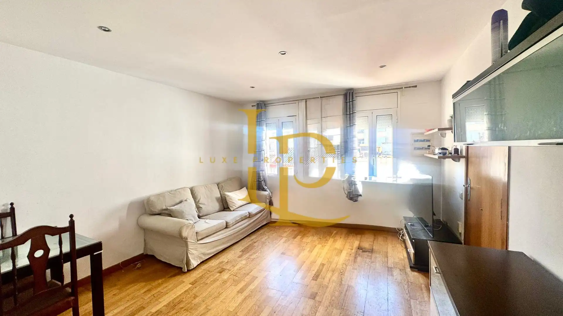 Living room of Flat for sale in Rubí  with Air Conditioner, Heating and Parquet flooring