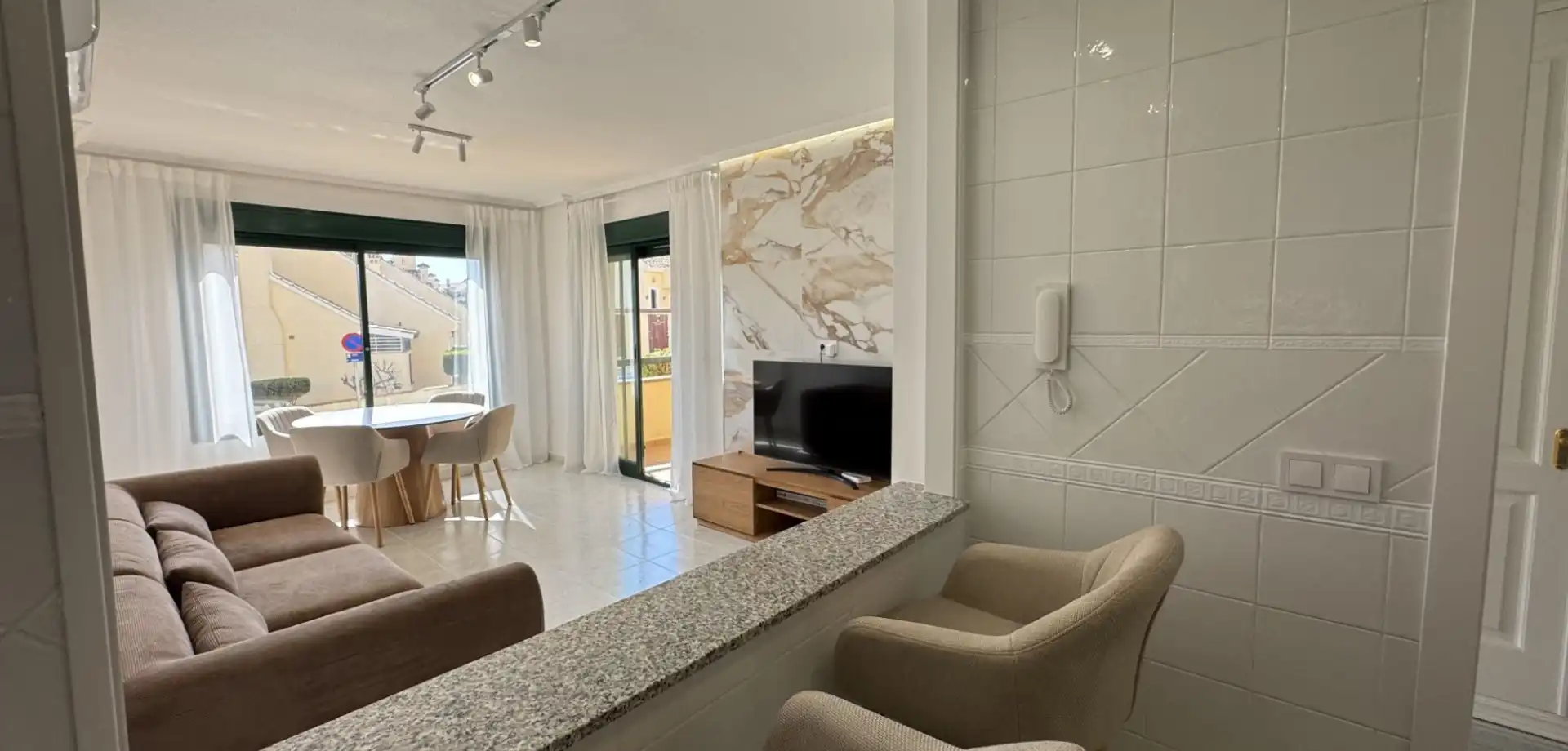 Sala d'estar de Planta baixa en venda en Orihuela amb Aire condicionat, Terrassa i Piscina