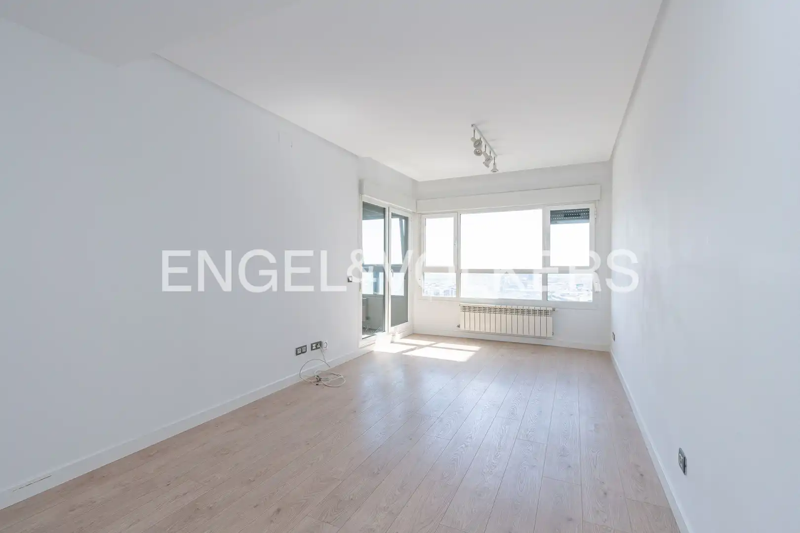 Wohnzimmer von Wohnung zum Verkauf in Madrid mit Klimaanlage, Heizung und Parkett