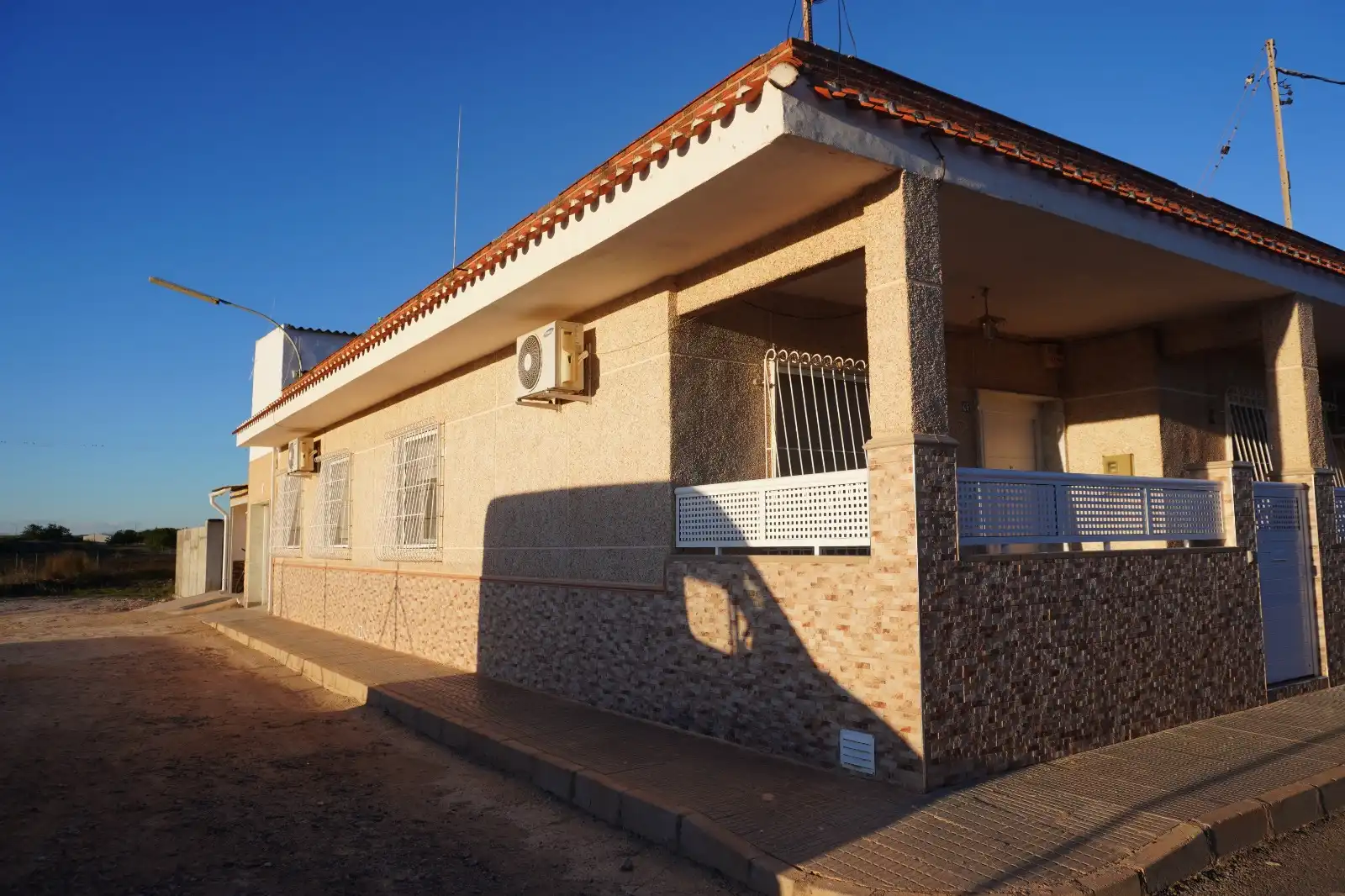 Vista exterior de Casa adosada en venta en Cartagena con Aire acondicionado, Calefacción y Jardín privado
