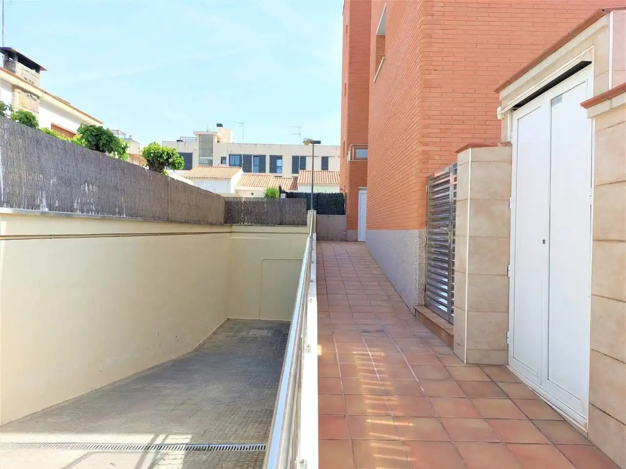 Vista exterior de Piso de alquiler en Vilanova i la Geltrú con Aire acondicionado, Calefacción y Terraza