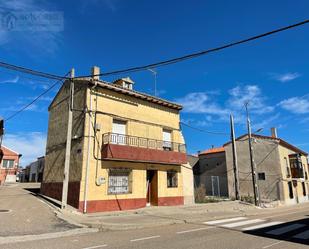 Vista exterior de Casa o xalet en venda en Piña de Esgueva amb Traster