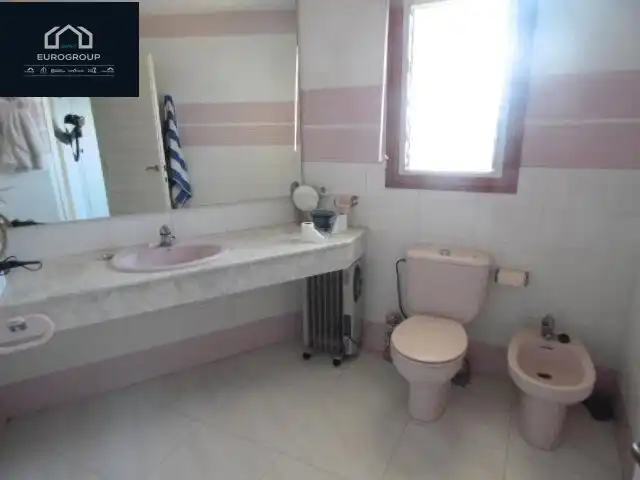 Bany de Casa o xalet de lloguer en Benidorm amb Aire condicionat, Calefacció i Jardí privat