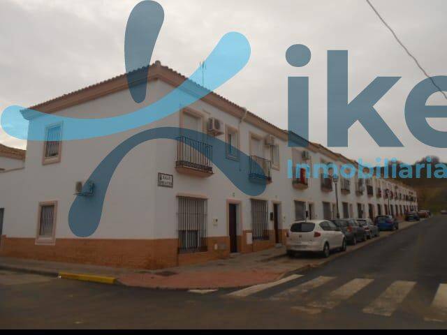 Casa adosada en Venta en Bonares