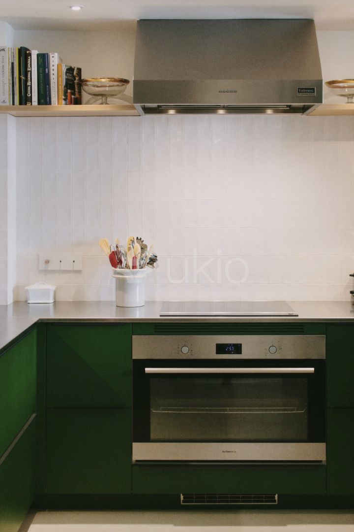 Cuina de Apartament en venda en  Barcelona Capital amb Aire condicionat, Jardí privat i Terrassa