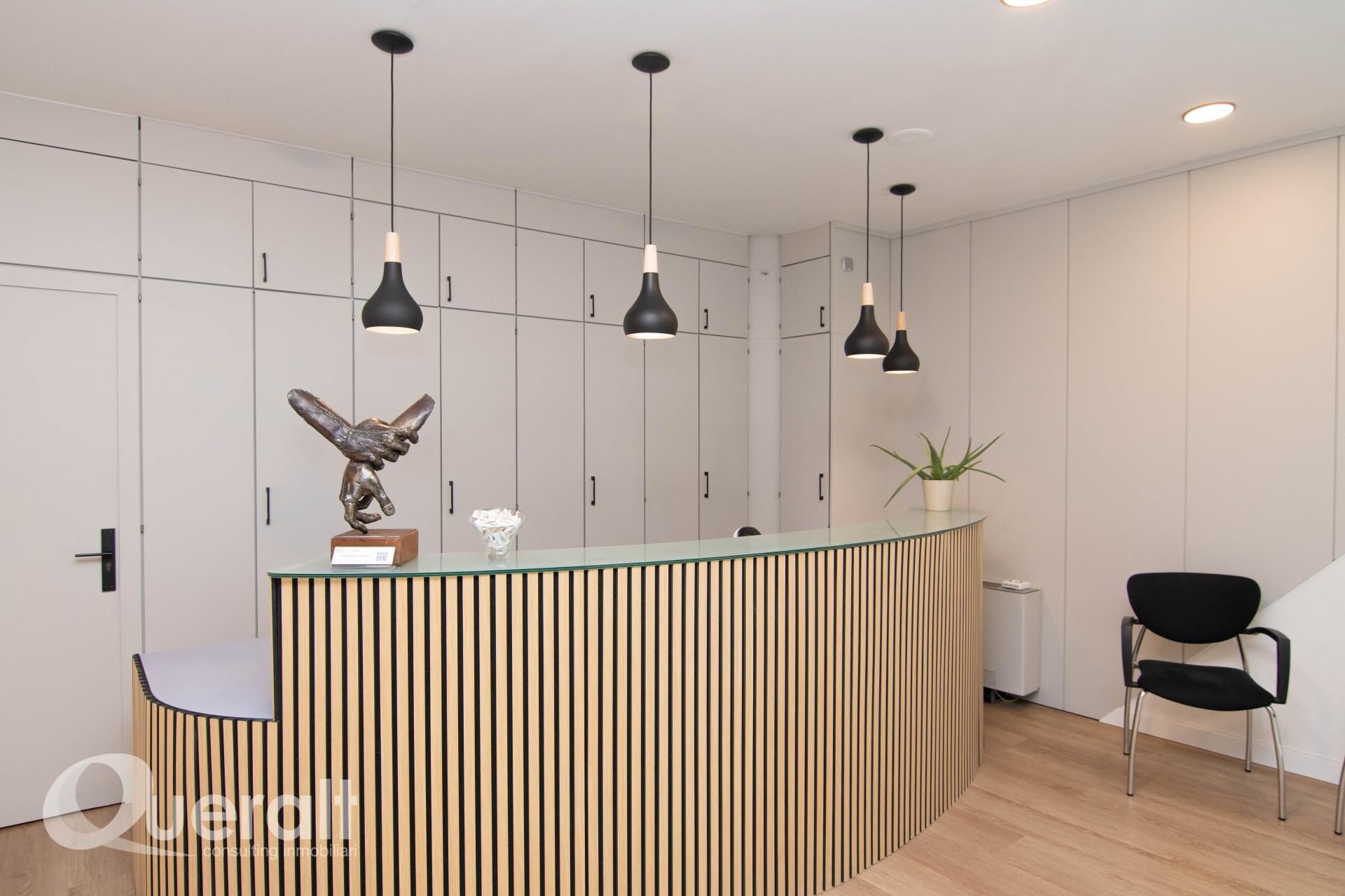 Oficina de alquiler en Doctor Combelles, Instituts - Universitat